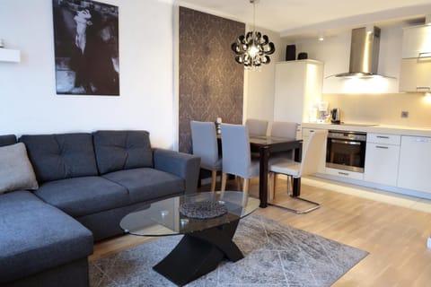 Kitchen or kitchenette, Living room