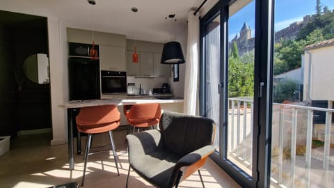 View (from property/room), Kitchen or kitchenette, Living room, Seating area, Dining area, oven, stove