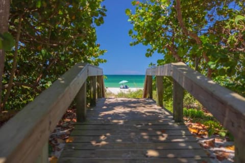 New Listing! Canal Dreaming - Water View with Dock House in Vanderbilt Beach