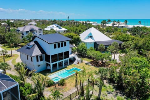 Pelican's Perch House in Sanibel Island