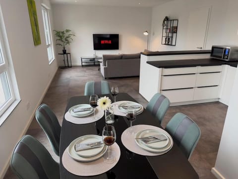 Balcony/Terrace, Living room, Dining area, air conditioner
