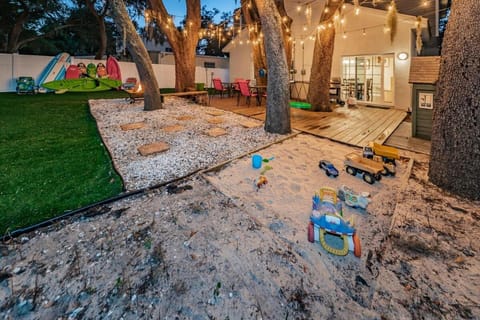 Experience Our Little Bit of Paradise Near Beaches Villa in Tarpon Springs