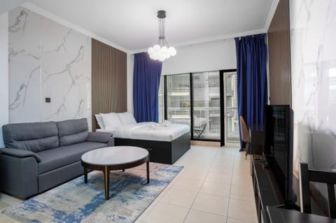 Bed, TV and multimedia, Living room, Photo of the whole room, Seating area, Bedroom
