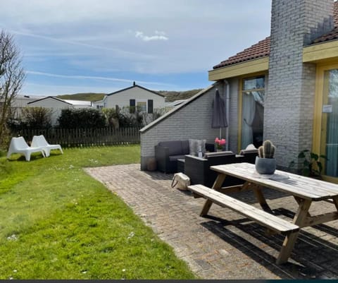 Patio, Day, Natural landscape, Garden, Garden