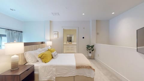 Charmingly Trendy Cloverdale Loft - Gated Parking! Apartment in Montgomery