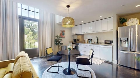 Charmingly Trendy Cloverdale Loft - Gated Parking! Apartment in Montgomery