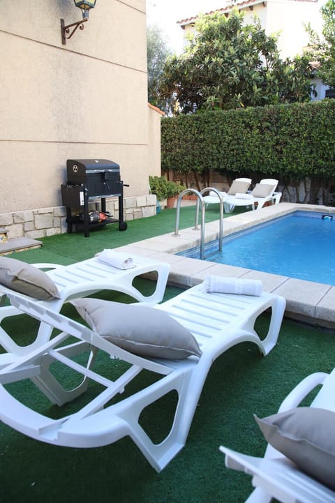 MD Chalet con piscina Mareny Beach House in Ribera Baixa