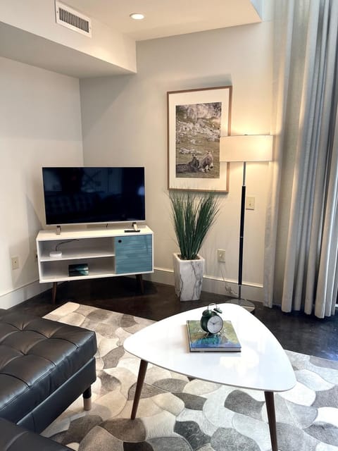 Heart of Cloverdale Loft - Free Gated Parking Apartment in Montgomery