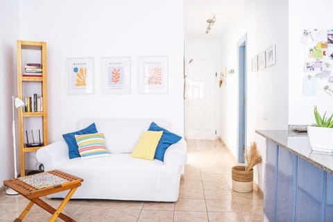 Living room, Photo of the whole room, Seating area