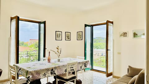 Balcony/Terrace, Living room