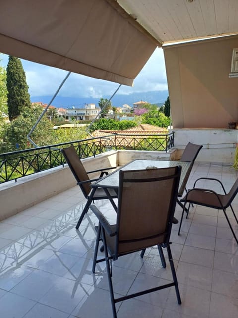 View (from property/room), Balcony/Terrace, Mountain view