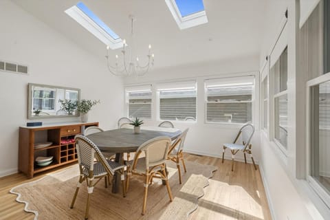 Forest House House in Chikaming Township