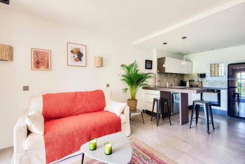Bed, Living room, Bedroom, furniture