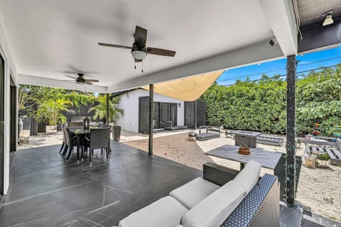 Patio, Day, View (from property/room), Balcony/Terrace, Seating area, Dining area