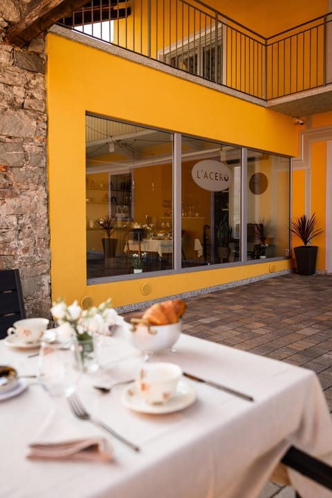 Property building, Balcony/Terrace, Breakfast