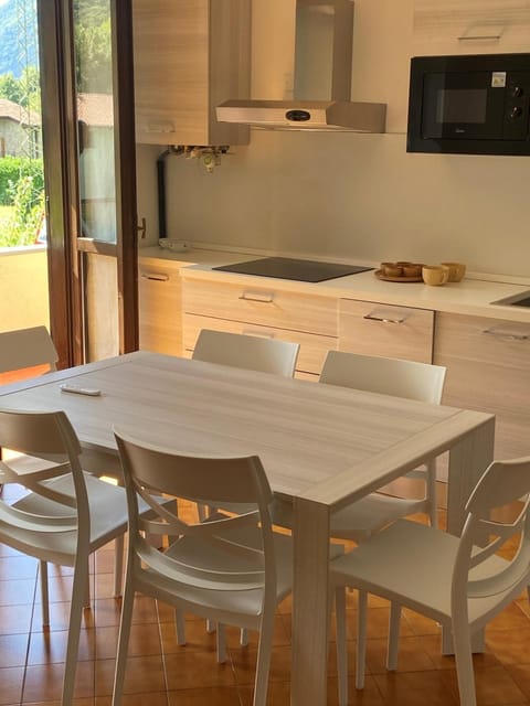 Delizioso appartamento sul lago - Casa Marina Apartment in Province of Brescia