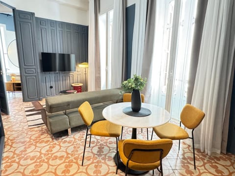 Communal lounge/ TV room, TV and multimedia, Living room, Evening entertainment