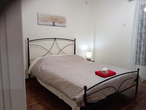 Room Z for two 5' from metro Vacation rental in Athens