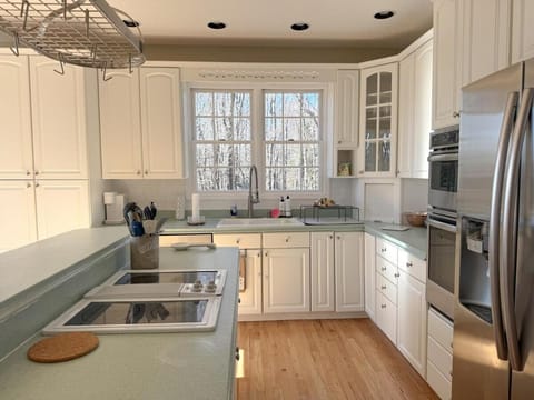 Hilltop Haven House in Fairview