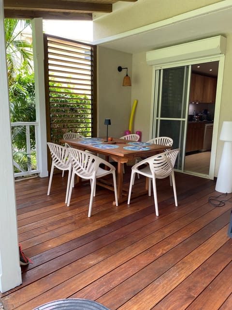 Residence piscine Ste Roses House in Les Abymes