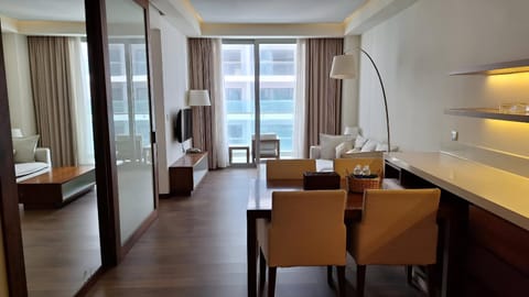 Living room, Dining area