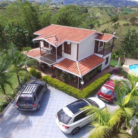 Property building, Spring, Day, Neighbourhood, Natural landscape, Bird's eye view, Mountain view, Pool view, Swimming pool, Location, Parking