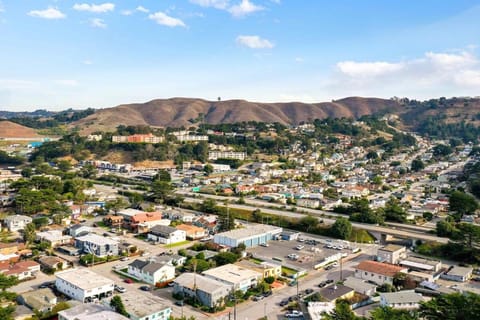Peaceful 1BR Stay - Golf & Beach Apartment in Pacifica