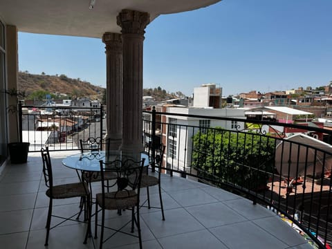Balcony/Terrace, City view