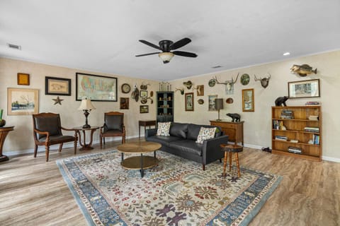 Cosby Mountain Lodge House in Cosby