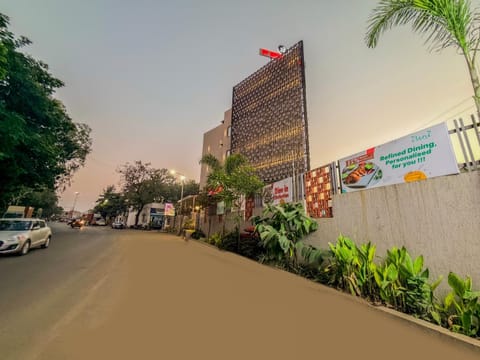 Property building, Day, City view