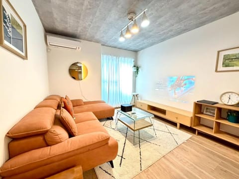 TV and multimedia, Living room, Seating area, Evening entertainment, internet, air conditioner