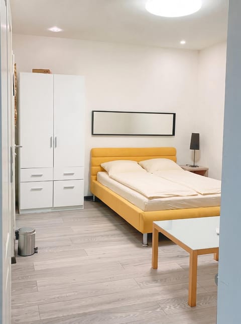 Property building, Bed, Bedroom, wardrobe