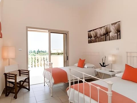 Dream Escape to Agios Georgios, Peyia Villa in Peyia