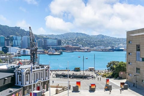 Nearby landmark, Day, City view, Mountain view, Sea view, Location