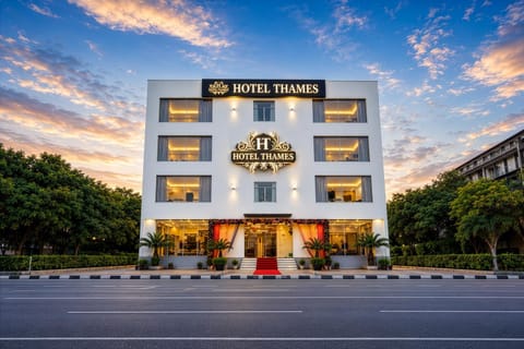 Property building, Facade/entrance, Day, Location