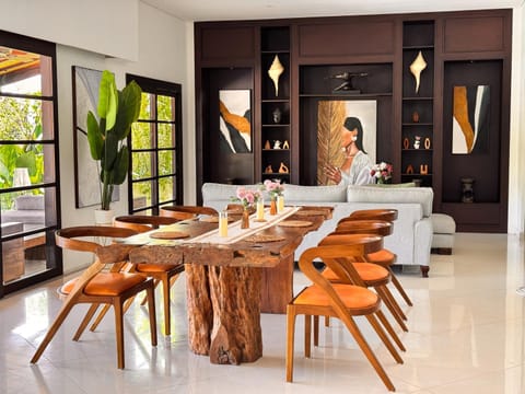 Living room, Seating area, Dining area