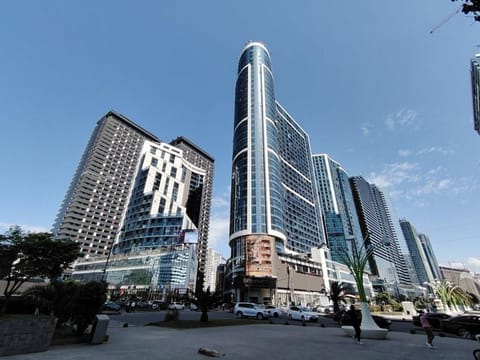 Property building, Day, City view, Location, Parking