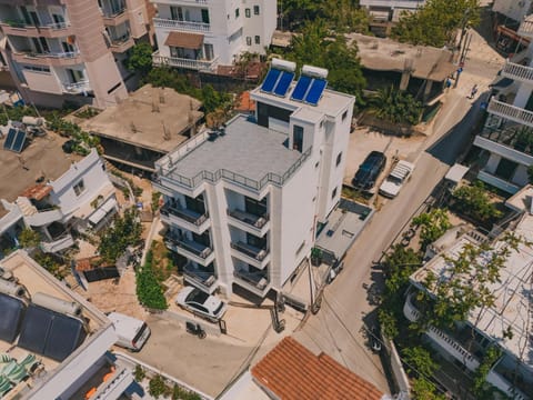 Property building, Day, Neighbourhood, Bird's eye view, City view, Street view, Location, Parking