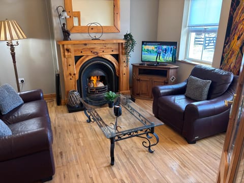 Albert Lock Bungalow House in Longford