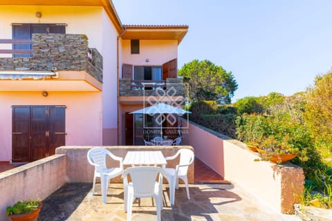 Property building, Patio, Balcony/Terrace, Garden view