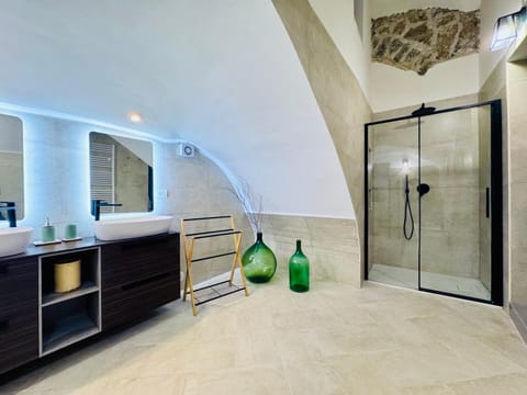 Shower, Bathroom