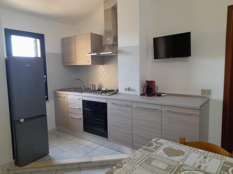 TV and multimedia, Kitchen or kitchenette, oven, stove