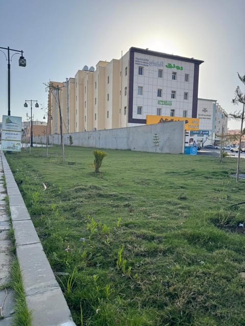 Neighbourhood, Garden view, Street view