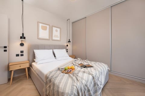 Bed, Photo of the whole room, Bedroom, towels, wardrobe
