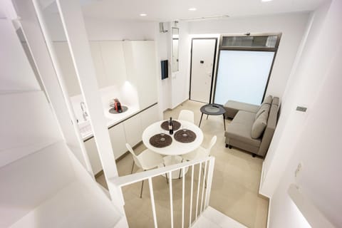Seating area, Dining area