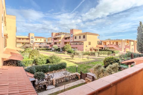 Property building, Day, City view, Garden view, Quiet street view, Inner courtyard view