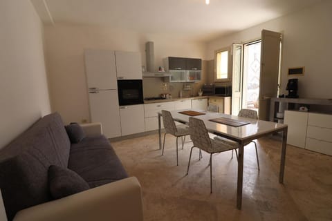 Living room, microwave, oven