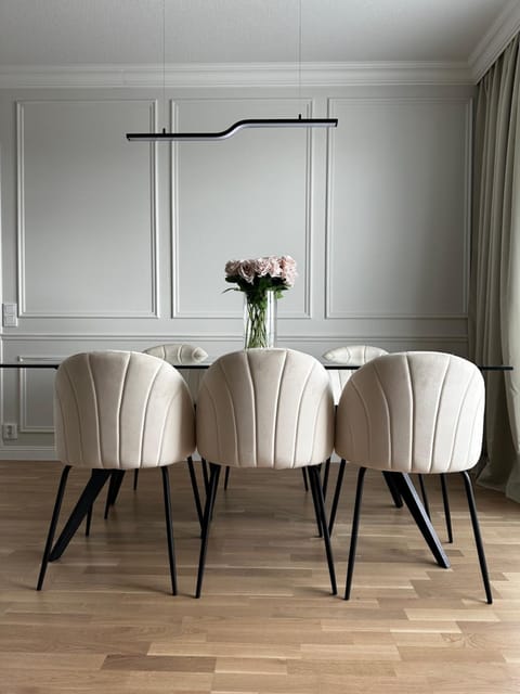 Living room, Decorative detail, Dining area