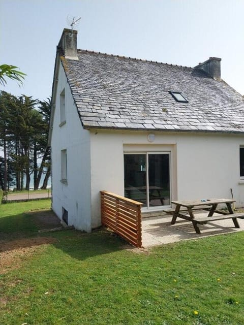 Property building, Day, Natural landscape, Garden, Garden view