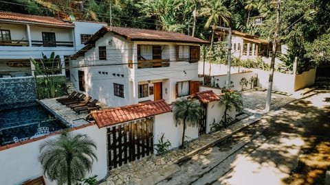Property building, Spring, Day, Garden, Garden view, Street view